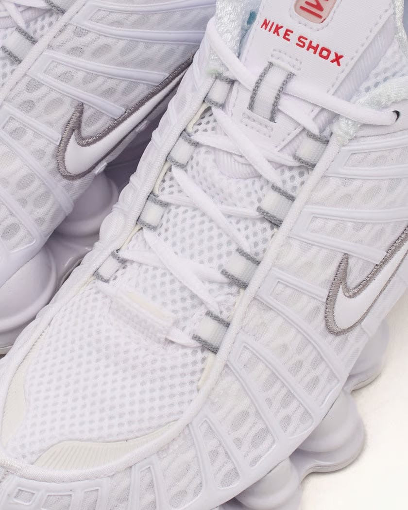 NIKE SHOX R4