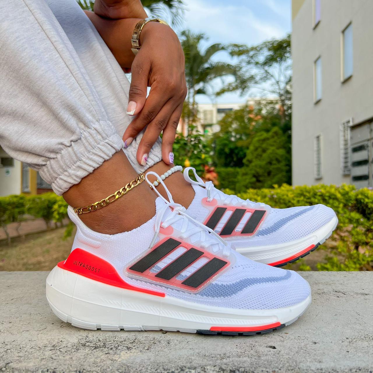 ADIDAS ULTRABOOST DAMA Y CABALLERO