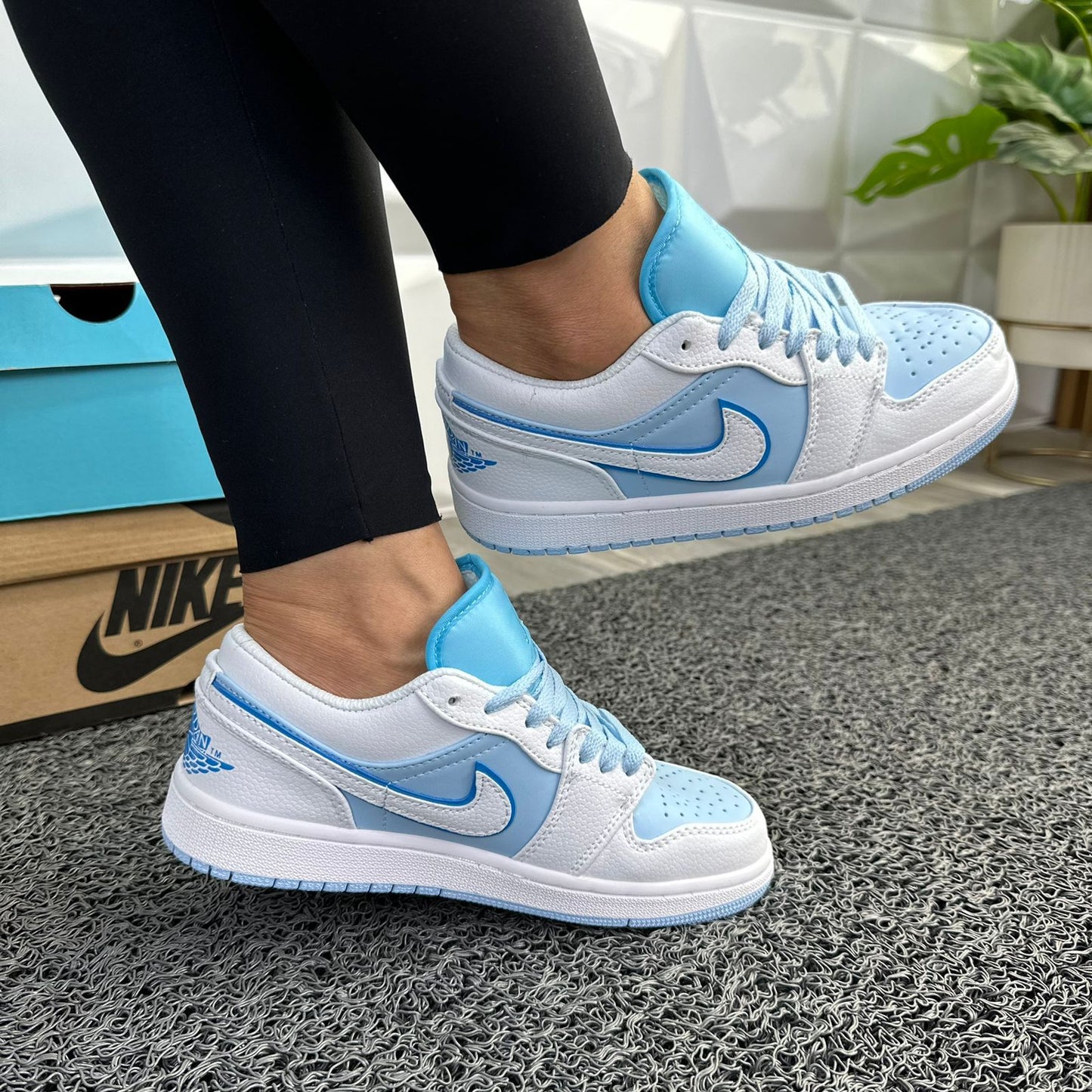 JORDAN RETRO 1 LOW HIELO Hombre Y Dama