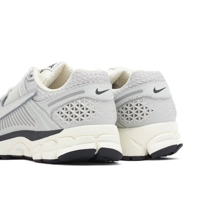 NIKE VOMERO