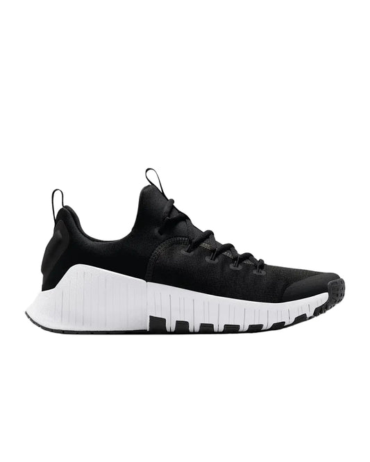 NIKE FREE NEGRA/BLANCA VERSIÓN LIGERA