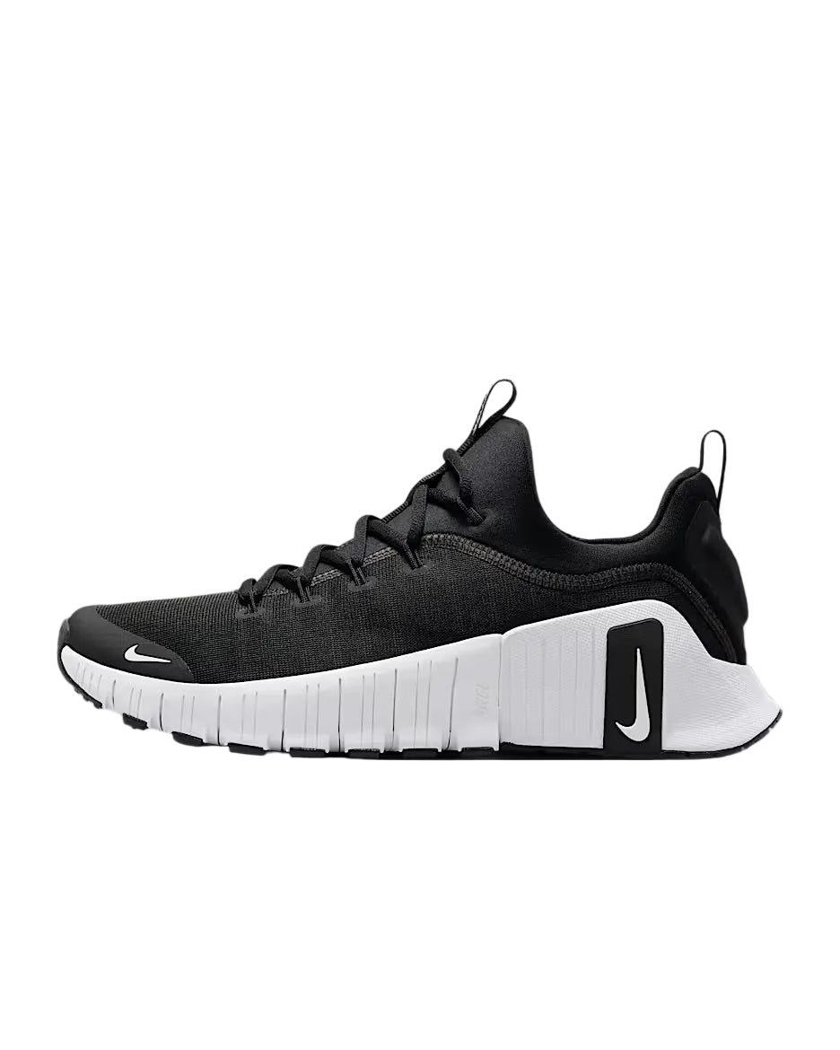 NIKE FREE NEGRA/BLANCA VERSIÓN LIGERA