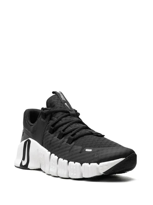 NIKE FREE NEGRA/BLANCA V1