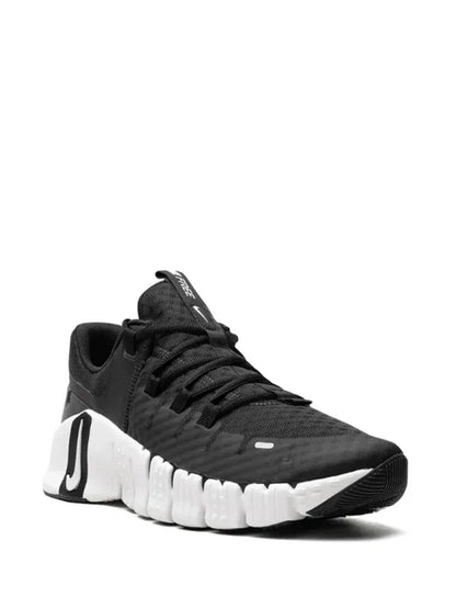 NIKE FREE NEGRA/BLANCA V1