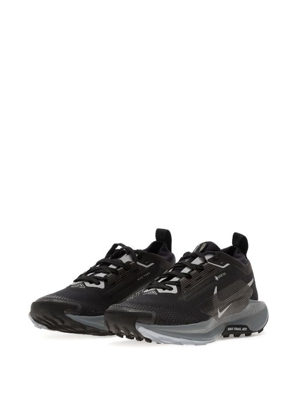 NIKE GORO TEX