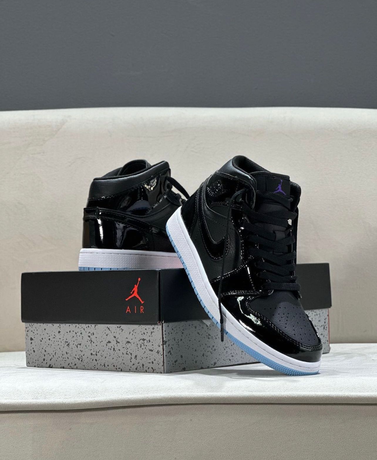 JORDAN RETRO 1 CHAROL DAMA💃🏻Y CABALLERO