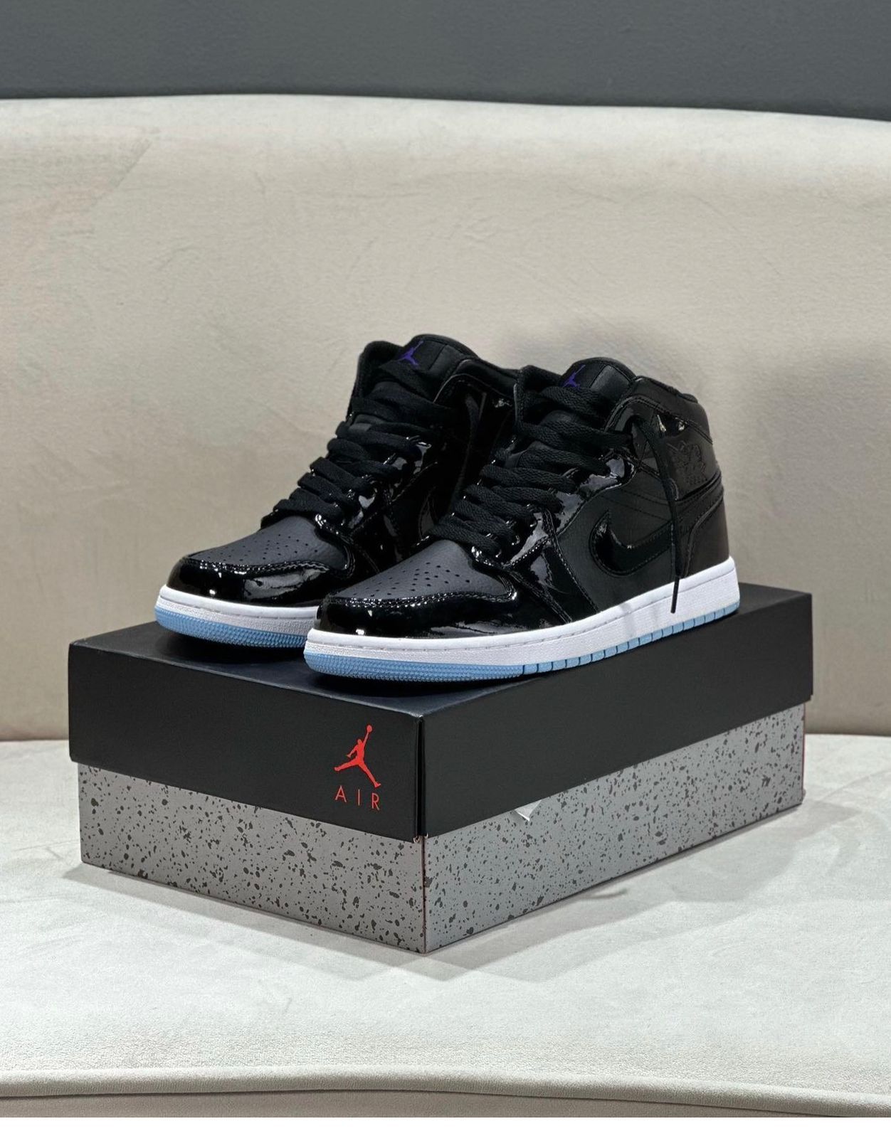 JORDAN RETRO 1 CHAROL DAMA💃🏻Y CABALLERO