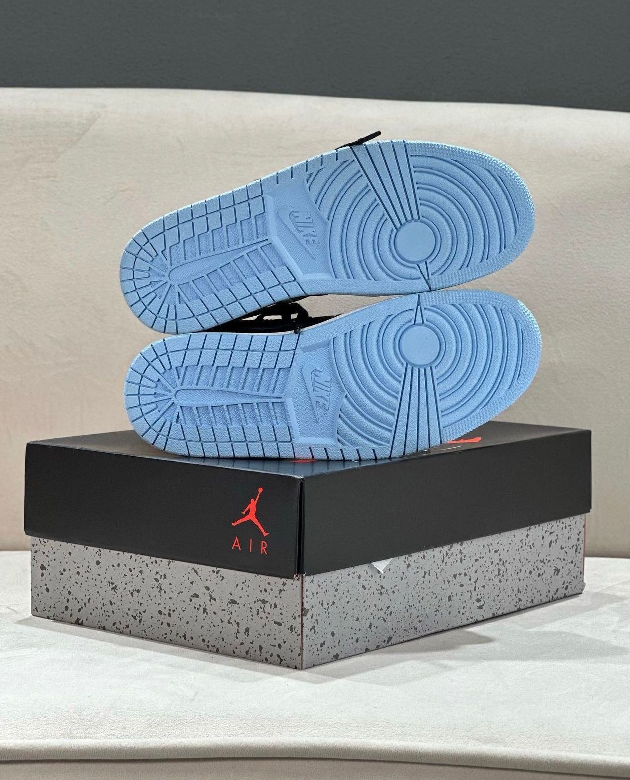 JORDAN RETRO 1 CHAROL DAMA💃🏻Y CABALLERO